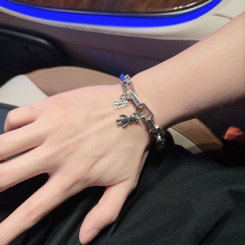 chr1st1an D10r bracelets